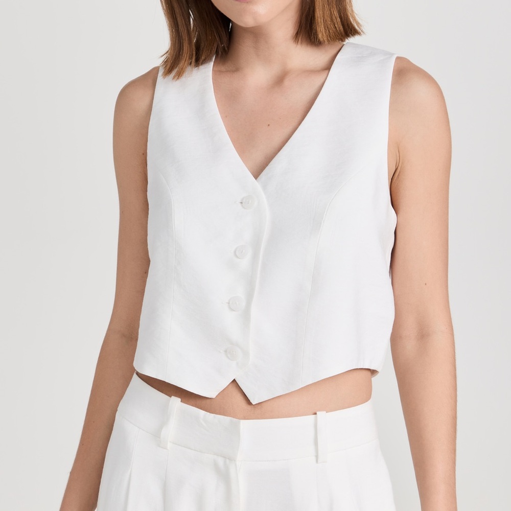 WAYF Layla Vest in Ivory size M!